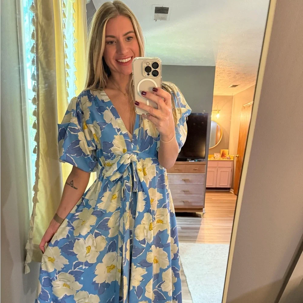 Blue Door Boutique Floral Blue and White Maxi Dress - Picture 1 of 4